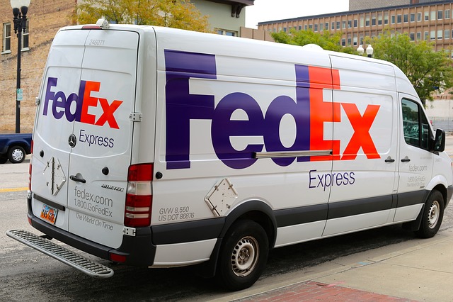 envíos con FedEx líder en logística y entregas